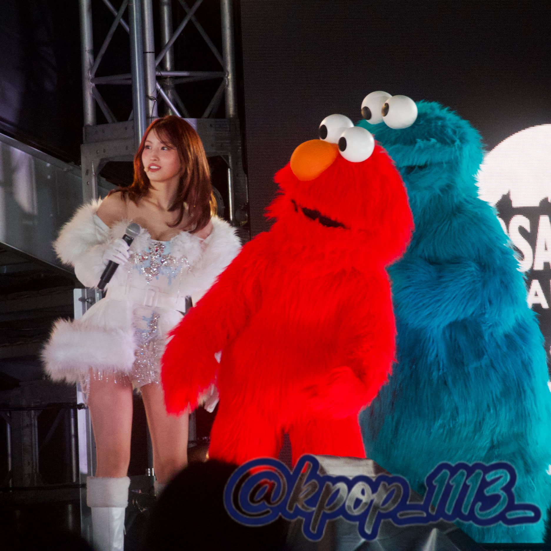 모모 (TWICE)의 비하인드 컷