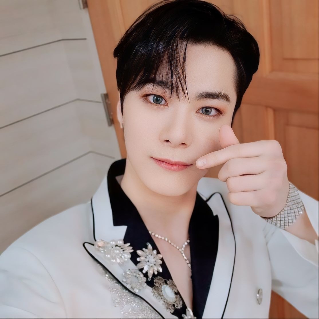 A moment captured by Moonbin (ASTRO)'s fan