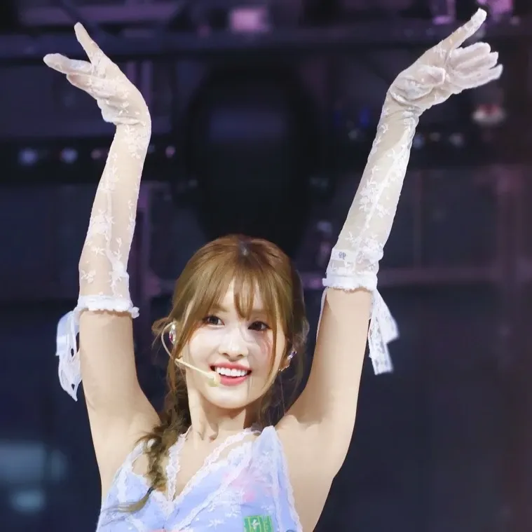 Momo (TWICE)的幕後花絮