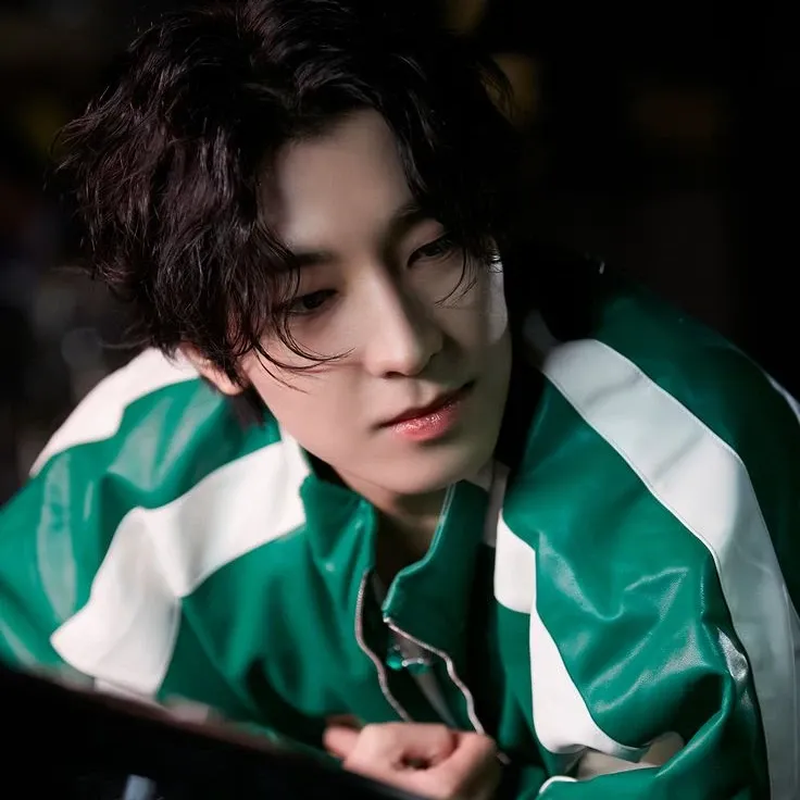 Recent activity shot of Wonwoo (SEVENTEEN)