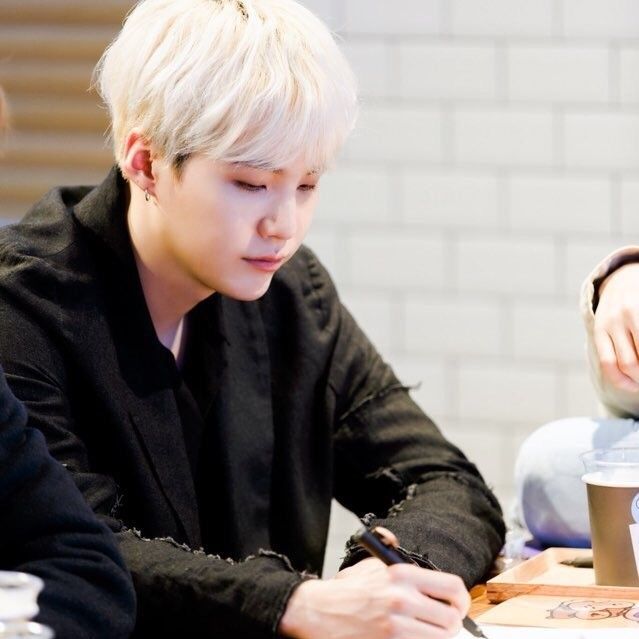 Behind-the-scenes cut of SUGA (BTS)