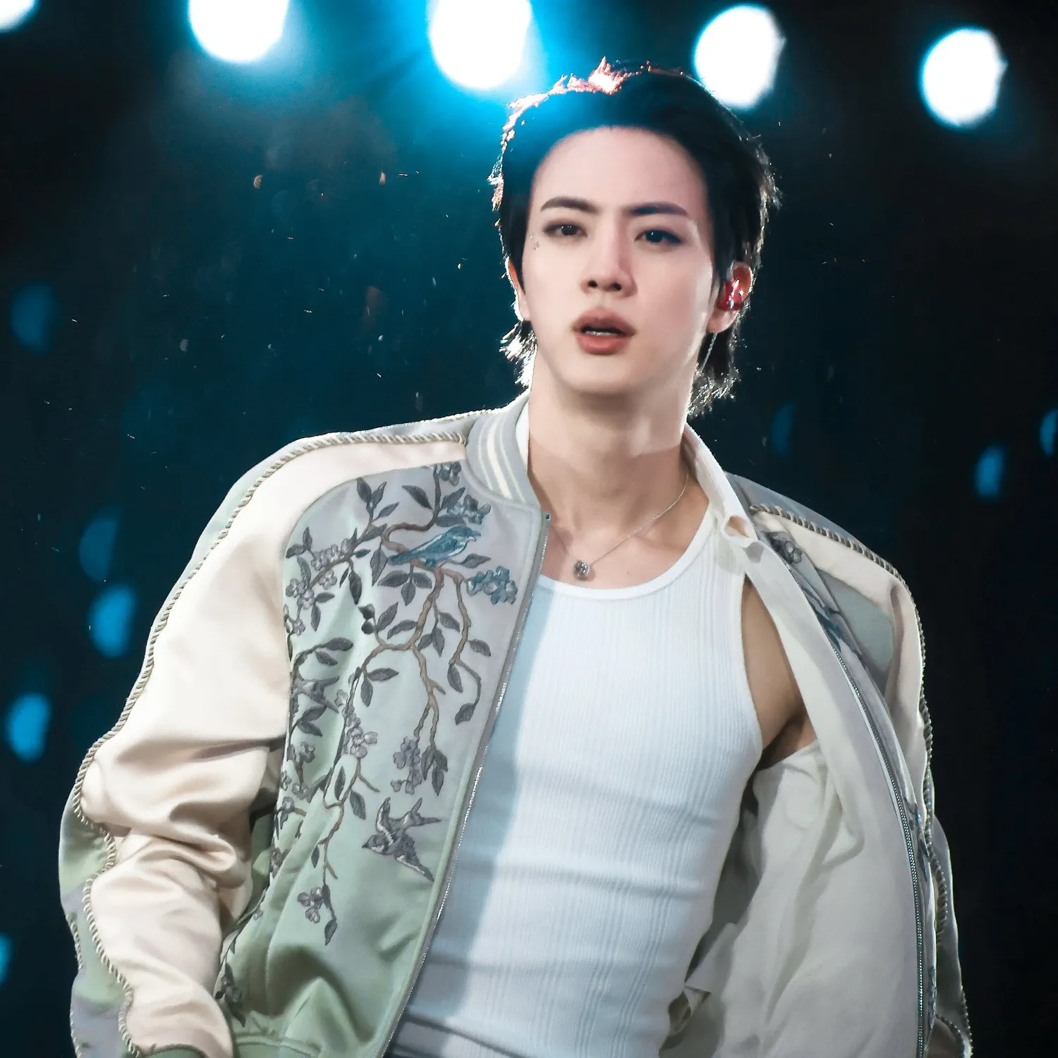 진 (방탄소년단)의 최신 사진
