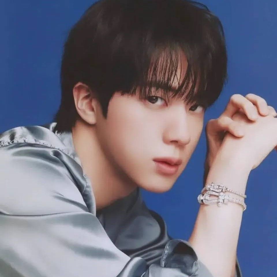 Momen yang diabadikan oleh penggemar Jin (BTS)