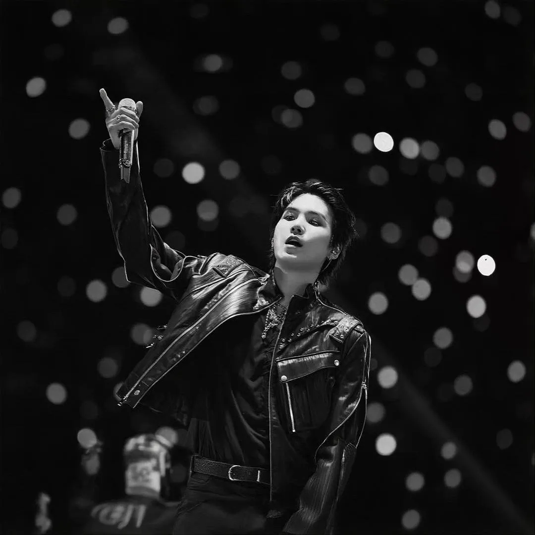 Foto aktivitas terbaru SUGA (BTS)