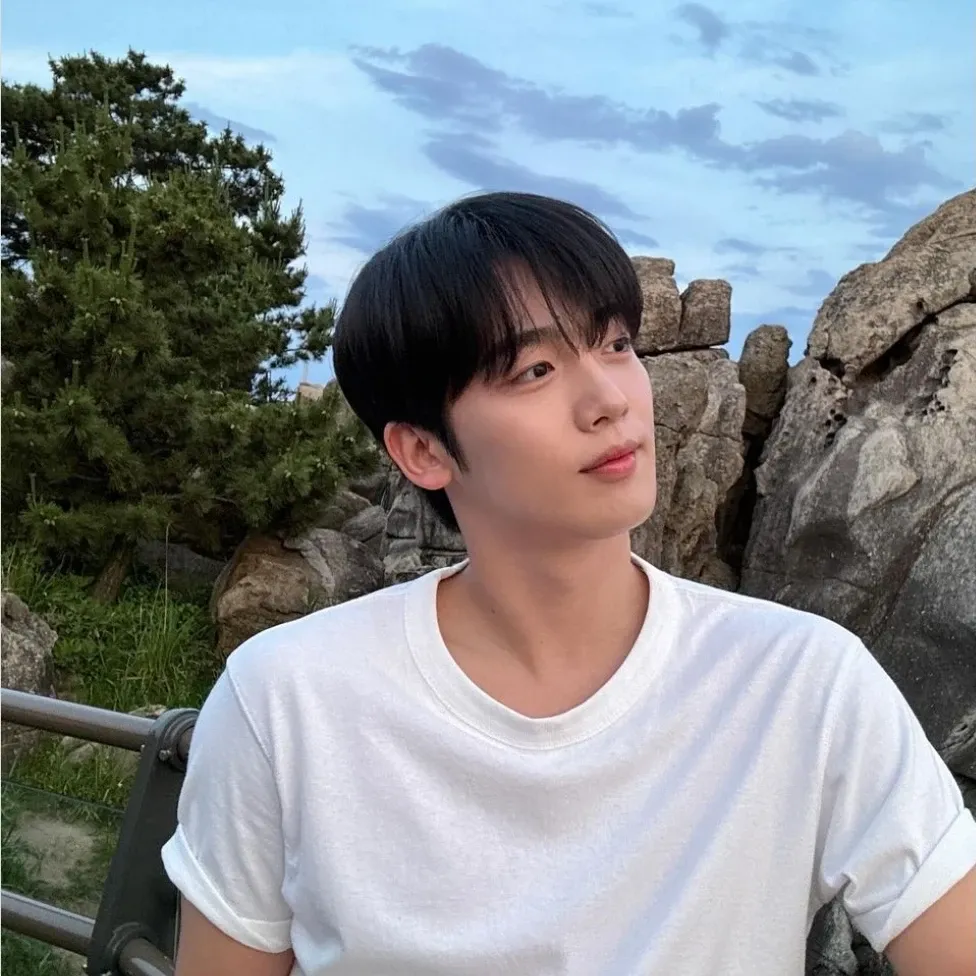 A moment captured by Kim Yohan (WEi)'s fan