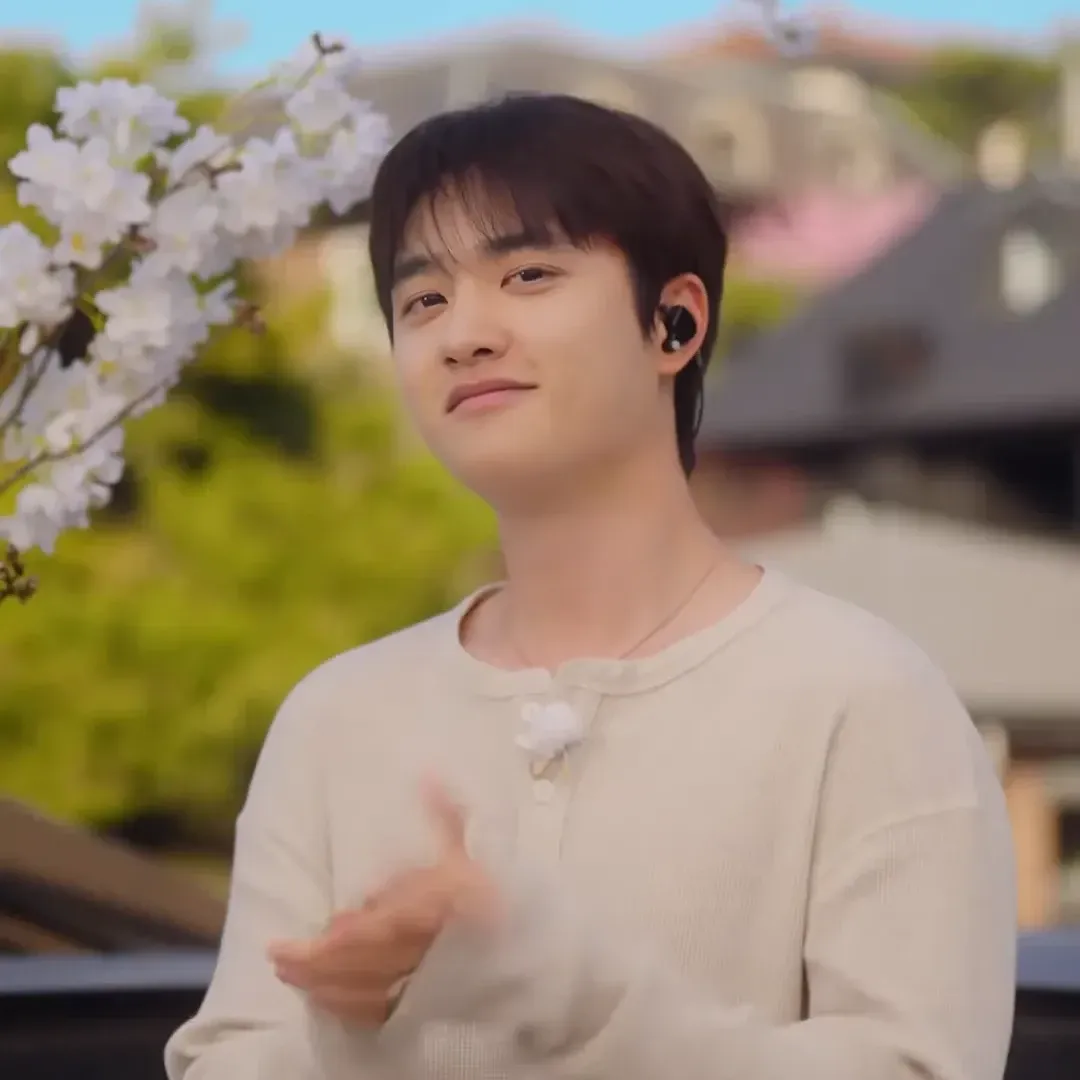 Foto aktivitas terbaru D.O. (EXO)