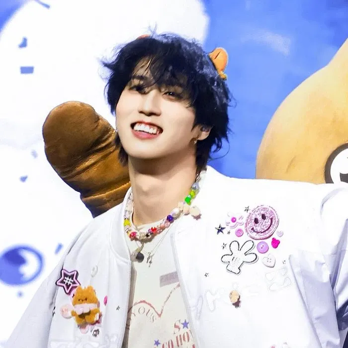 Behind-the-scenes cut of HAN (Stray Kids)