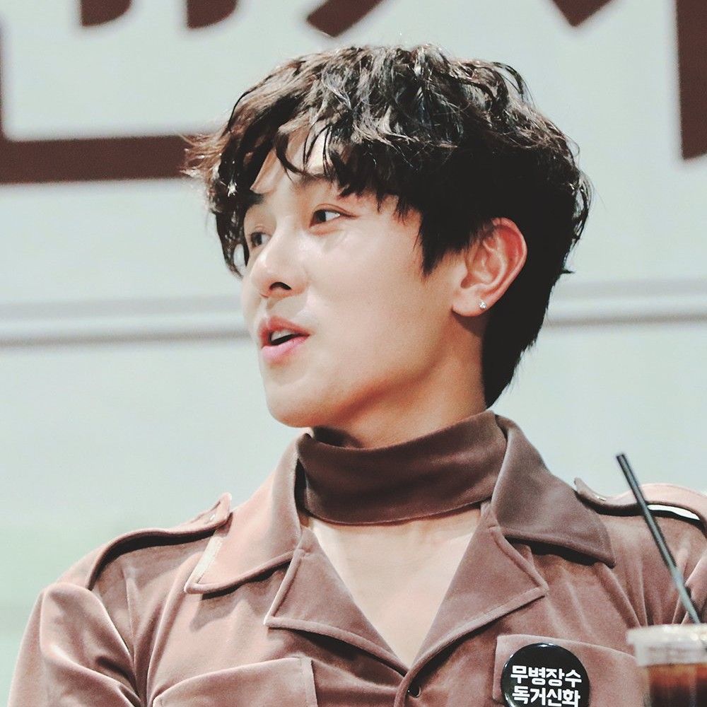 Latest photo of Kim Dongwan (SHINHWA)