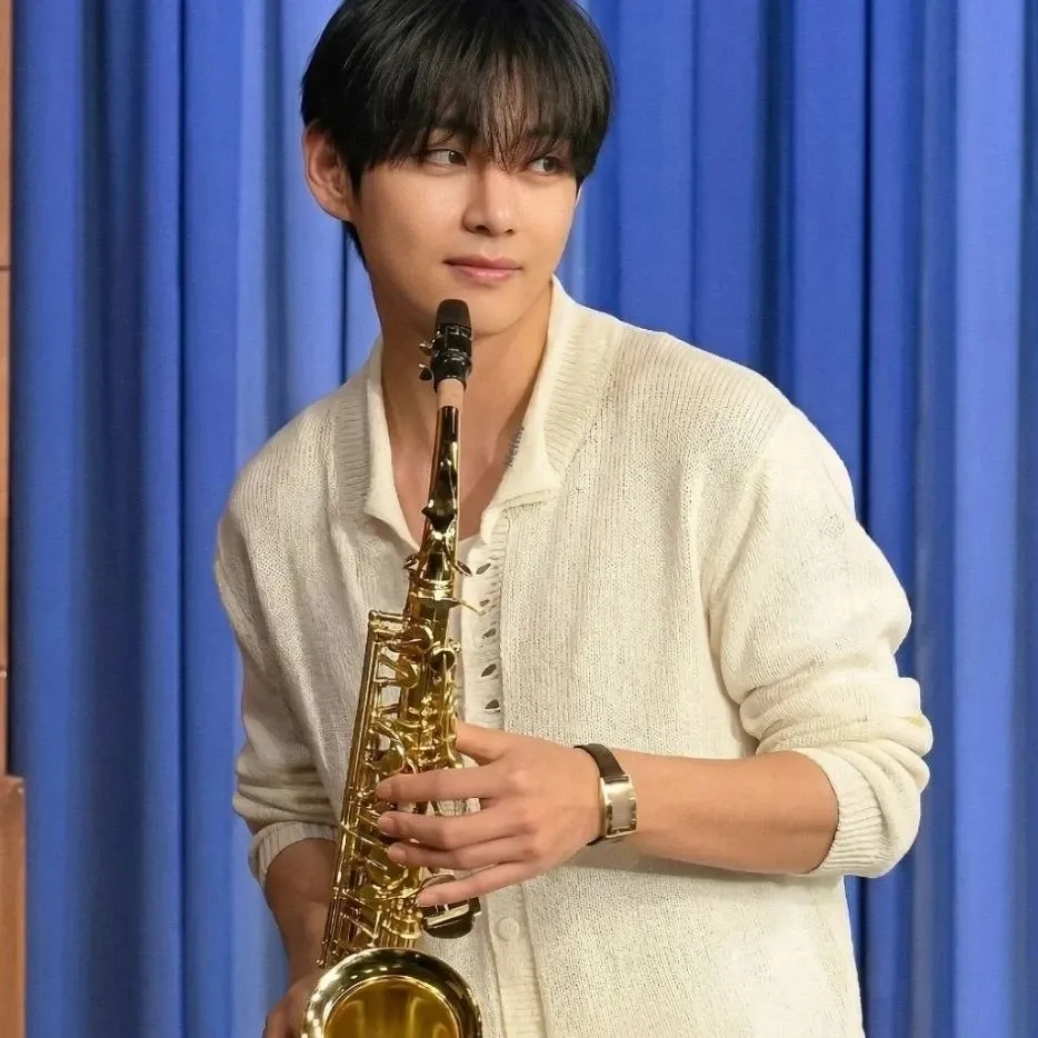 Momen yang diabadikan oleh penggemar V (BTS)