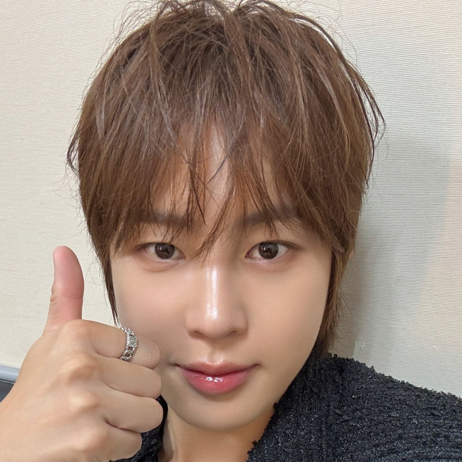 A moment captured by Ha Sungwoon's fan