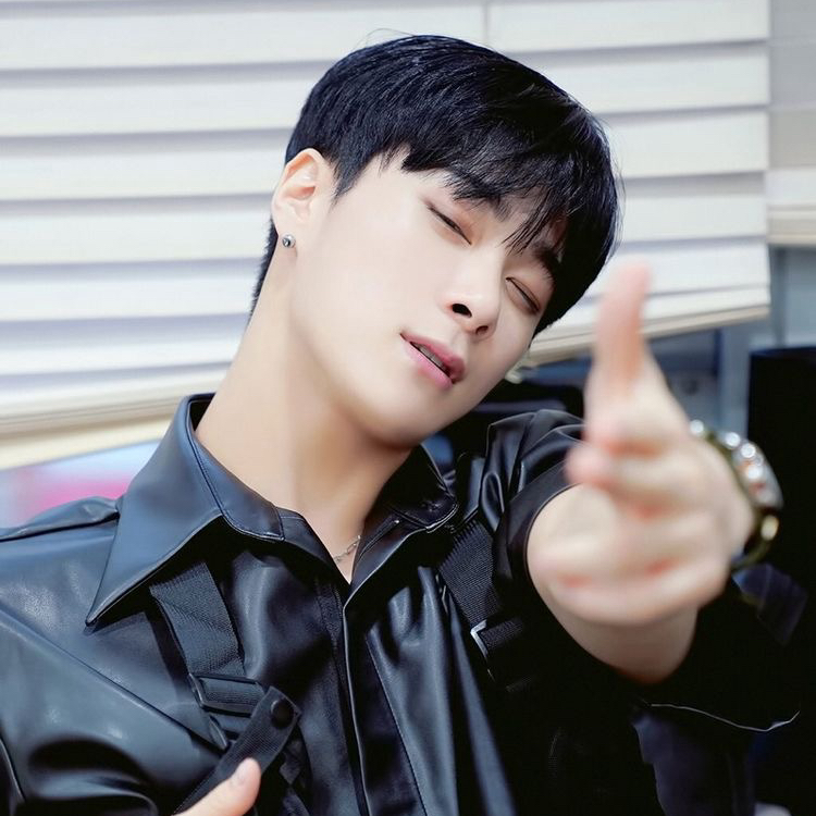 A moment captured by Moonbin (ASTRO)'s fan