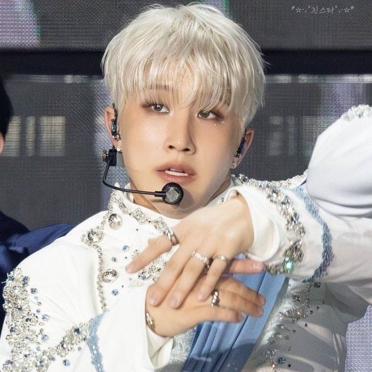 Behind-the-scenes cut of Jinjin (ASTRO)