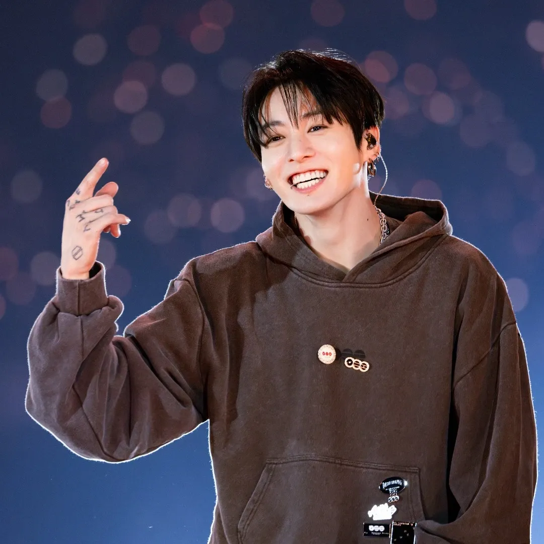 Foto aktivitas terbaru Jungkook (BTS)