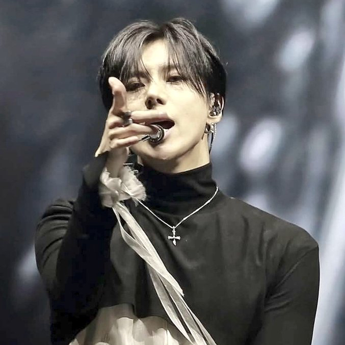 A moment captured by Taemin (SHINee)'s fan