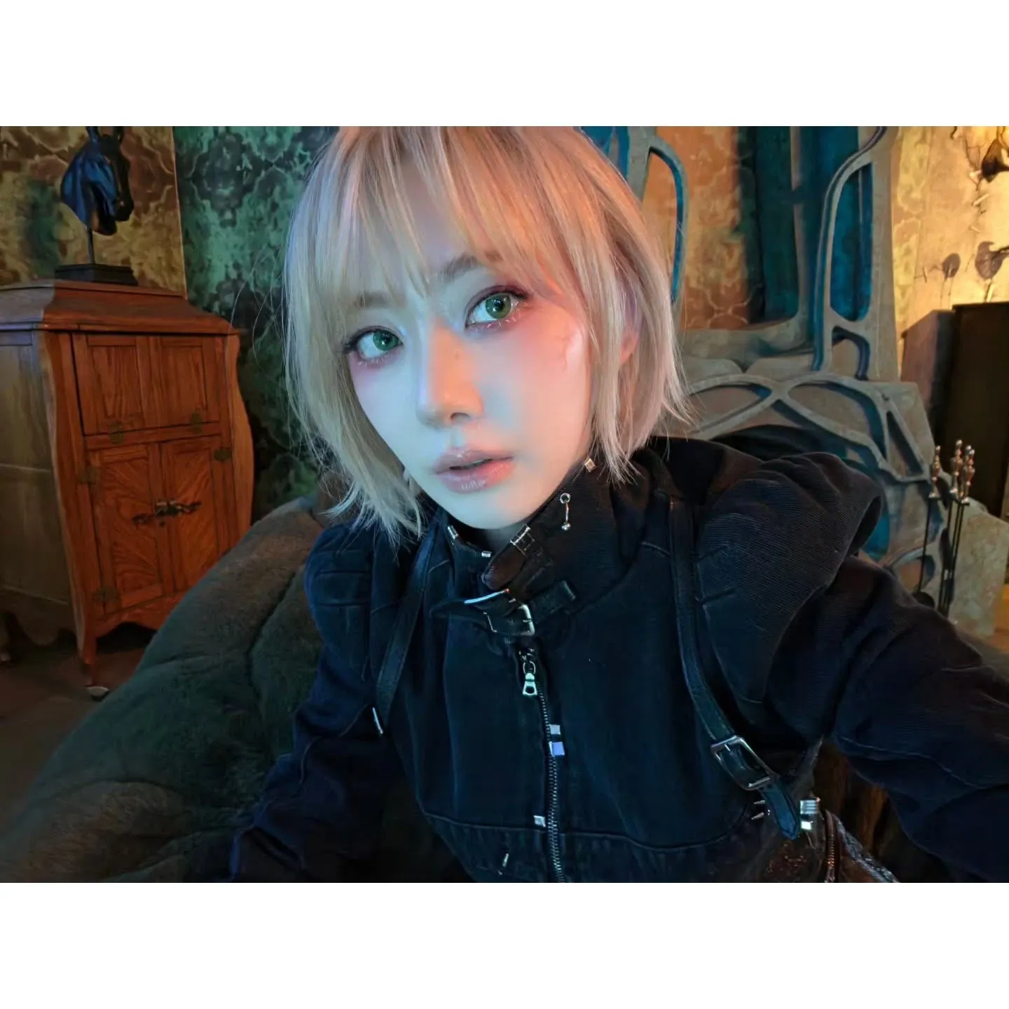 Recent activity shot of Sakura (LE SSERAFIM)