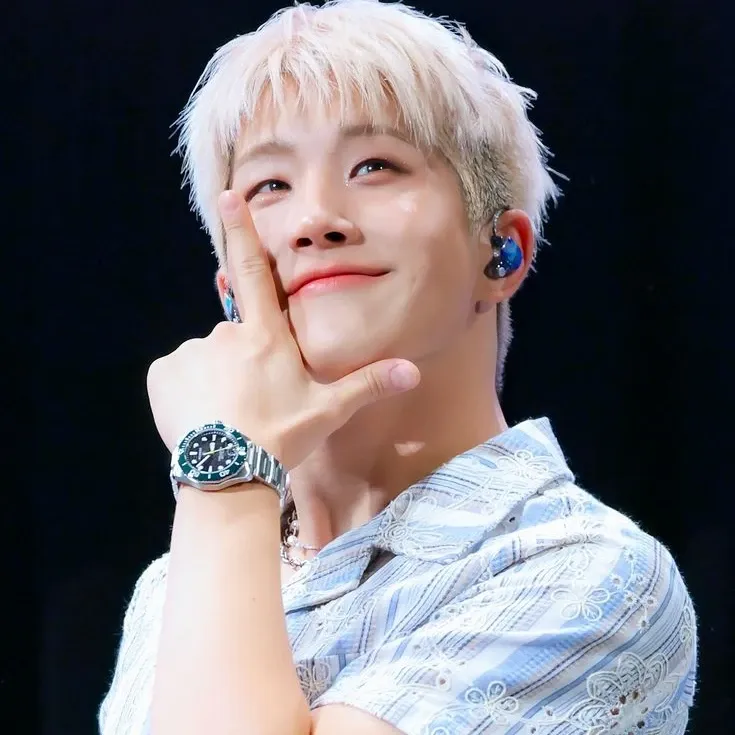 A moment captured by Jinjin (ASTRO)'s fan