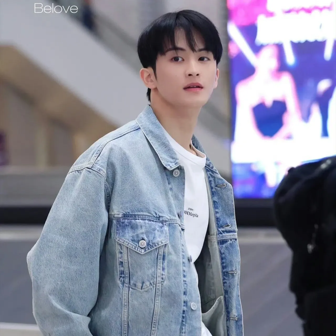 A moment captured by Mark (NCT 127, NCT DREAM)'s fan