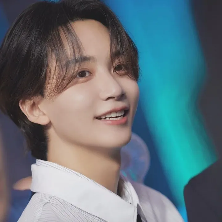 A moment captured by Jeonghan (SEVENTEEN)'s fan