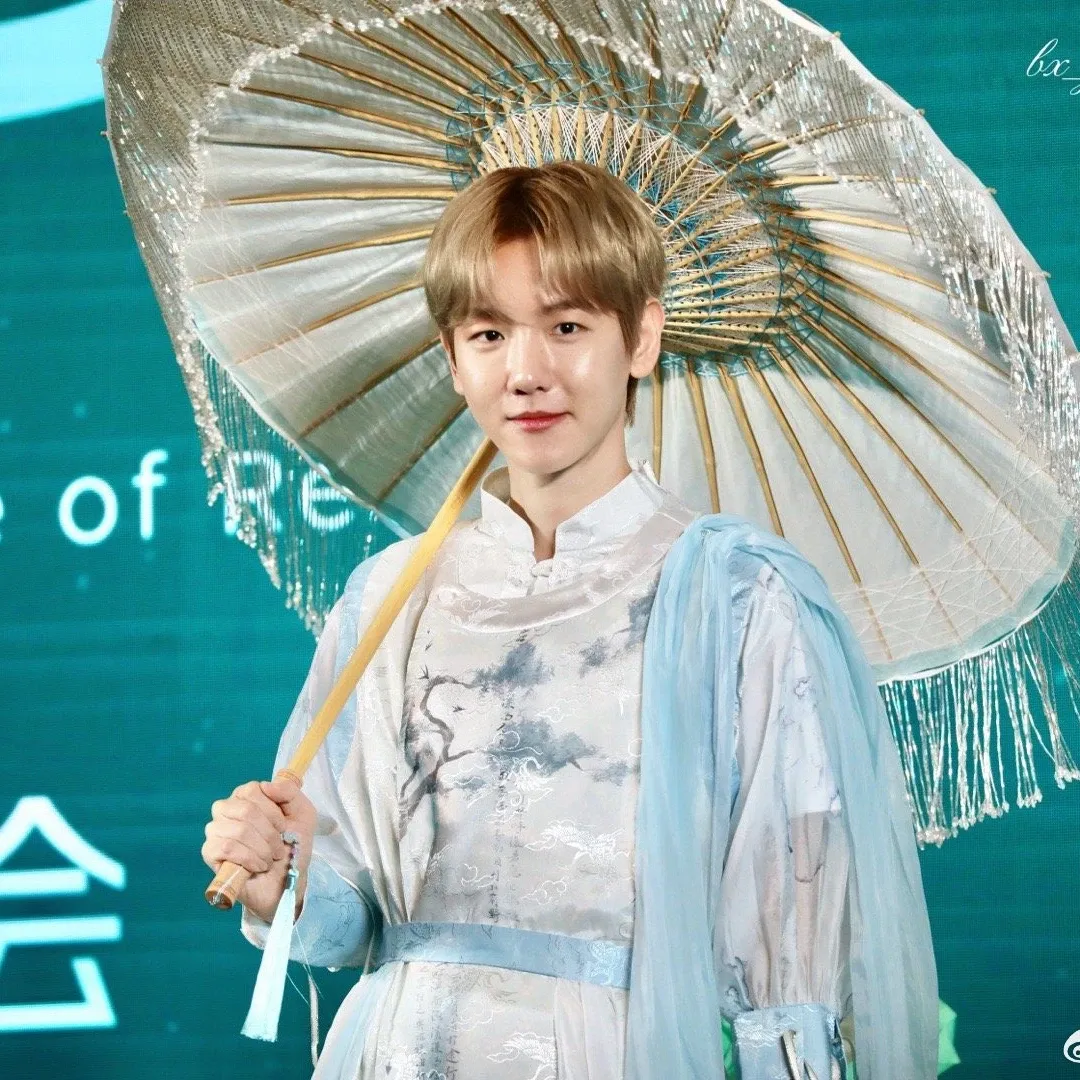 Behind-the-scenes cut of Baekhyun (EXO)