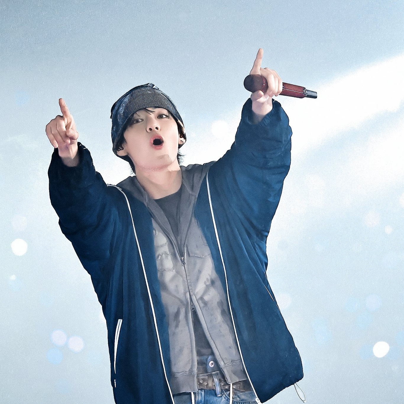 뷔 (방탄소년단) 최근 활동샷