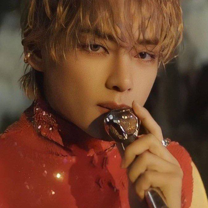 뷔 (방탄소년단)의 비하인드 컷