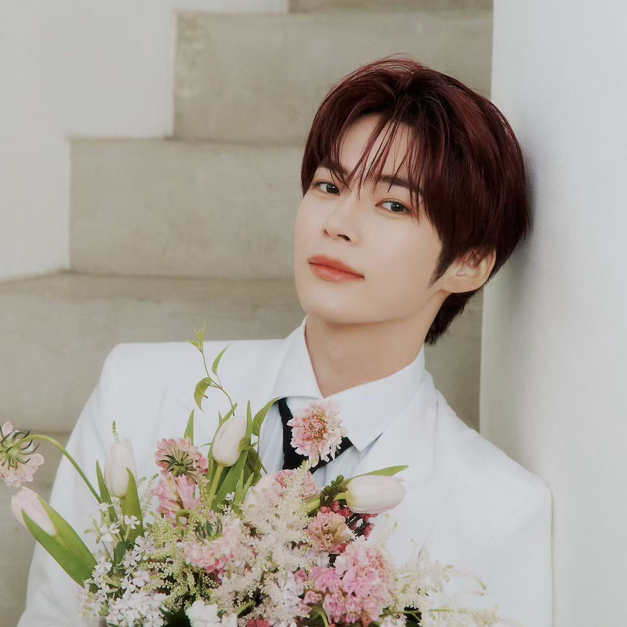 Potret di balik layar Sung Hanbin (ZEROBASEONE)