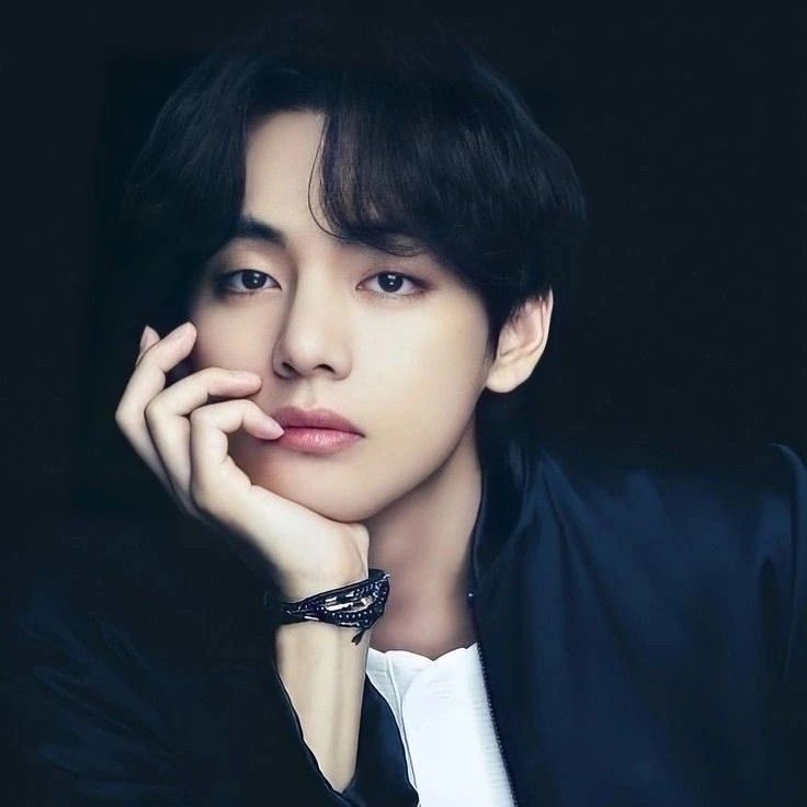 A moment captured by V (BTS)'s fan