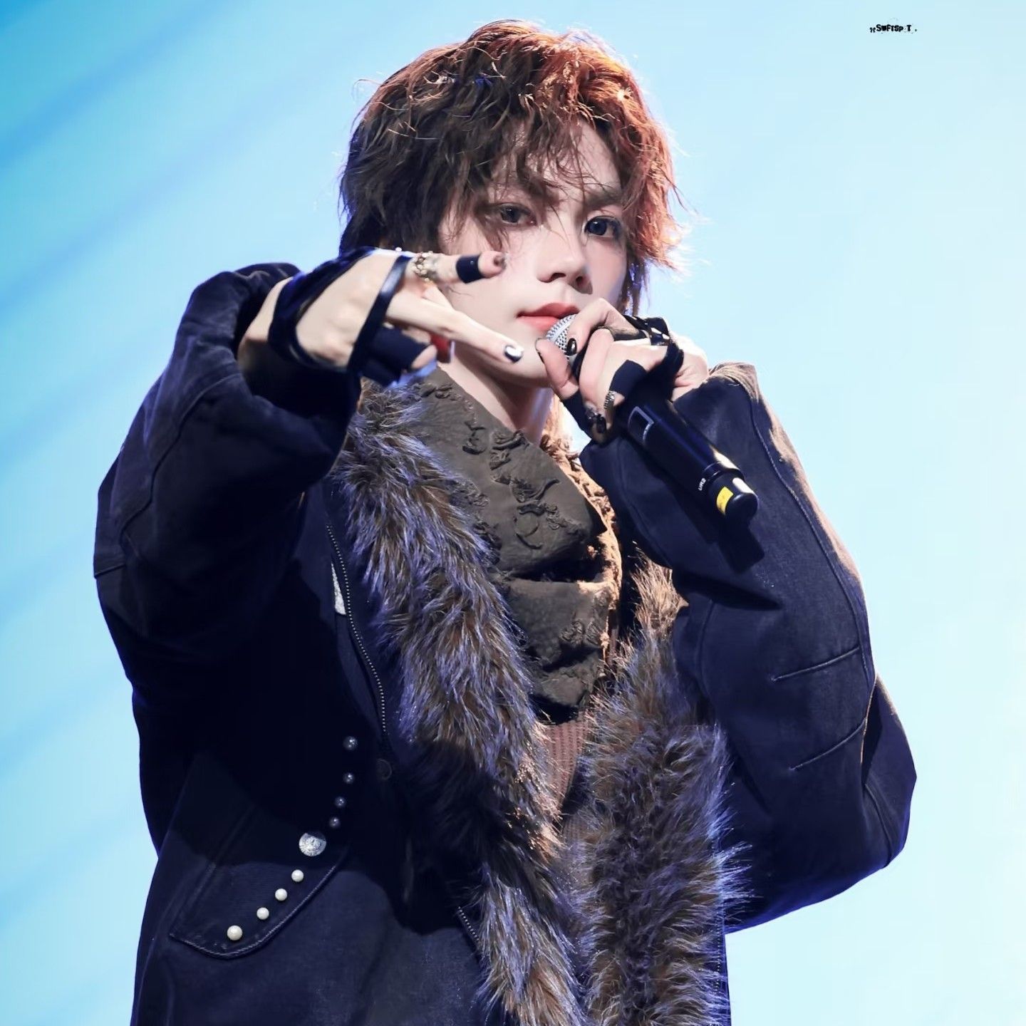 A moment captured by Xiong (NexT1DE)'s fan