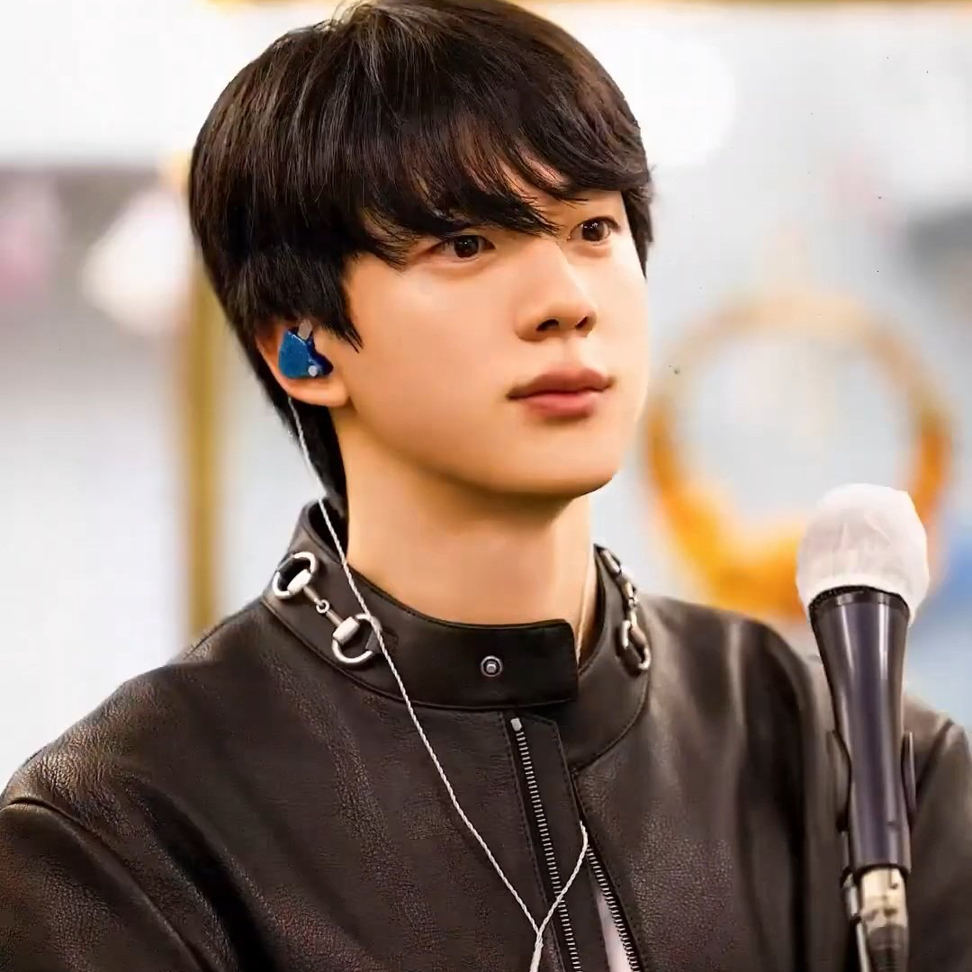 진 (방탄소년단) 최근 활동샷