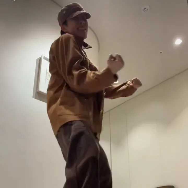 J-hope (防彈少年團)的最新照片