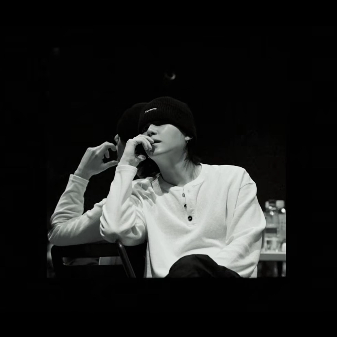 SUGA (防彈少年團)的幕後花絮