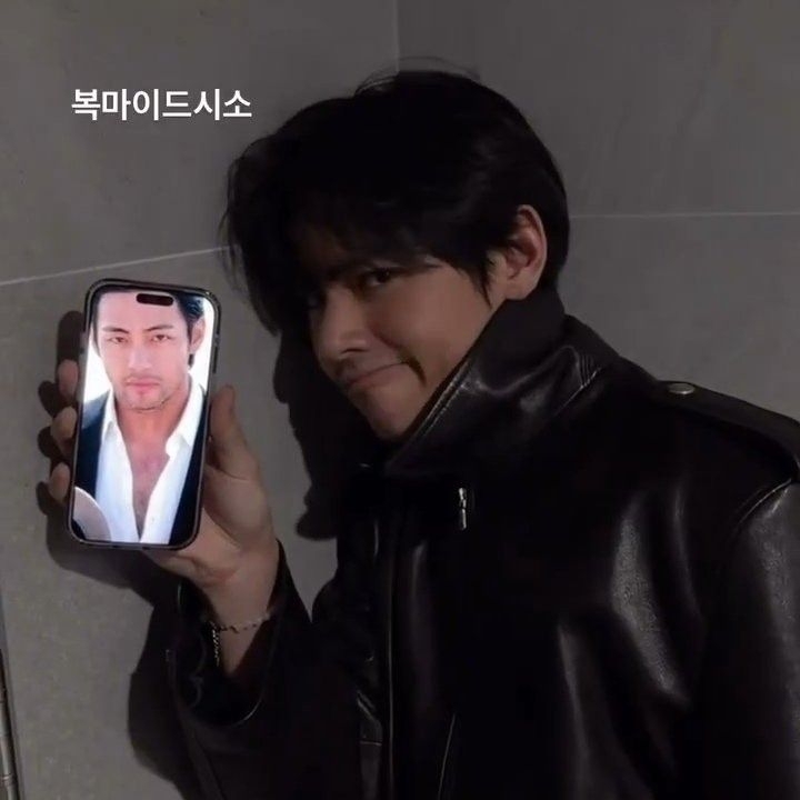 Behind-the-scenes cut of V (BTS)