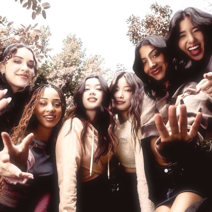 Recent activity shot of Daniela (KATSEYE)