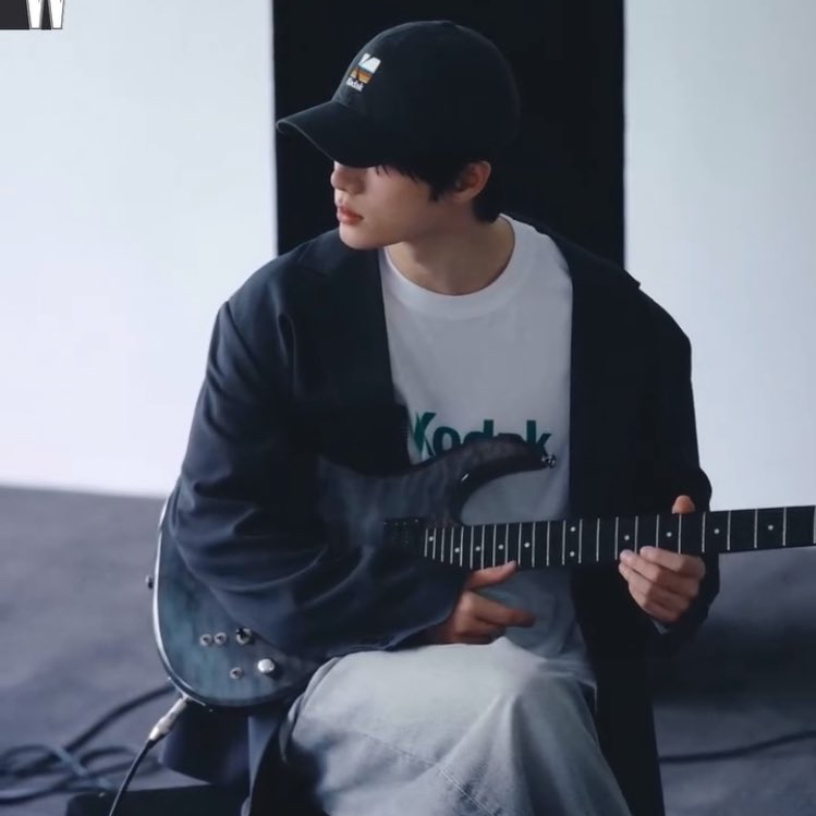 杋圭 (TOMORROW X TOGETHER)的最新活动照片