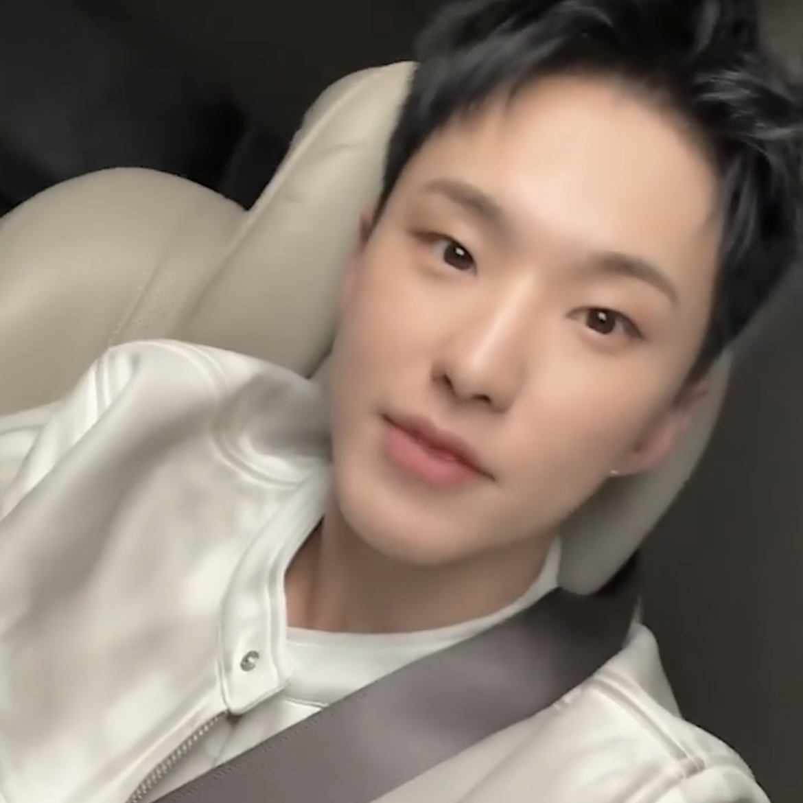 Behind-the-scenes cut of SEVENTEEN