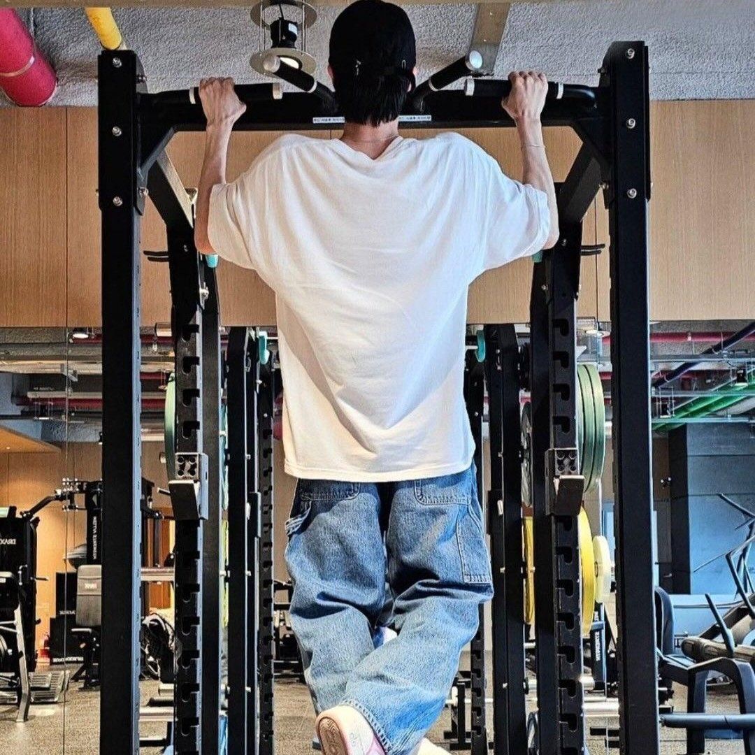 진 (방탄소년단)의 비하인드 컷