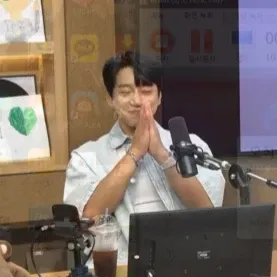 A moment captured by Hwang Chiyeol's fan