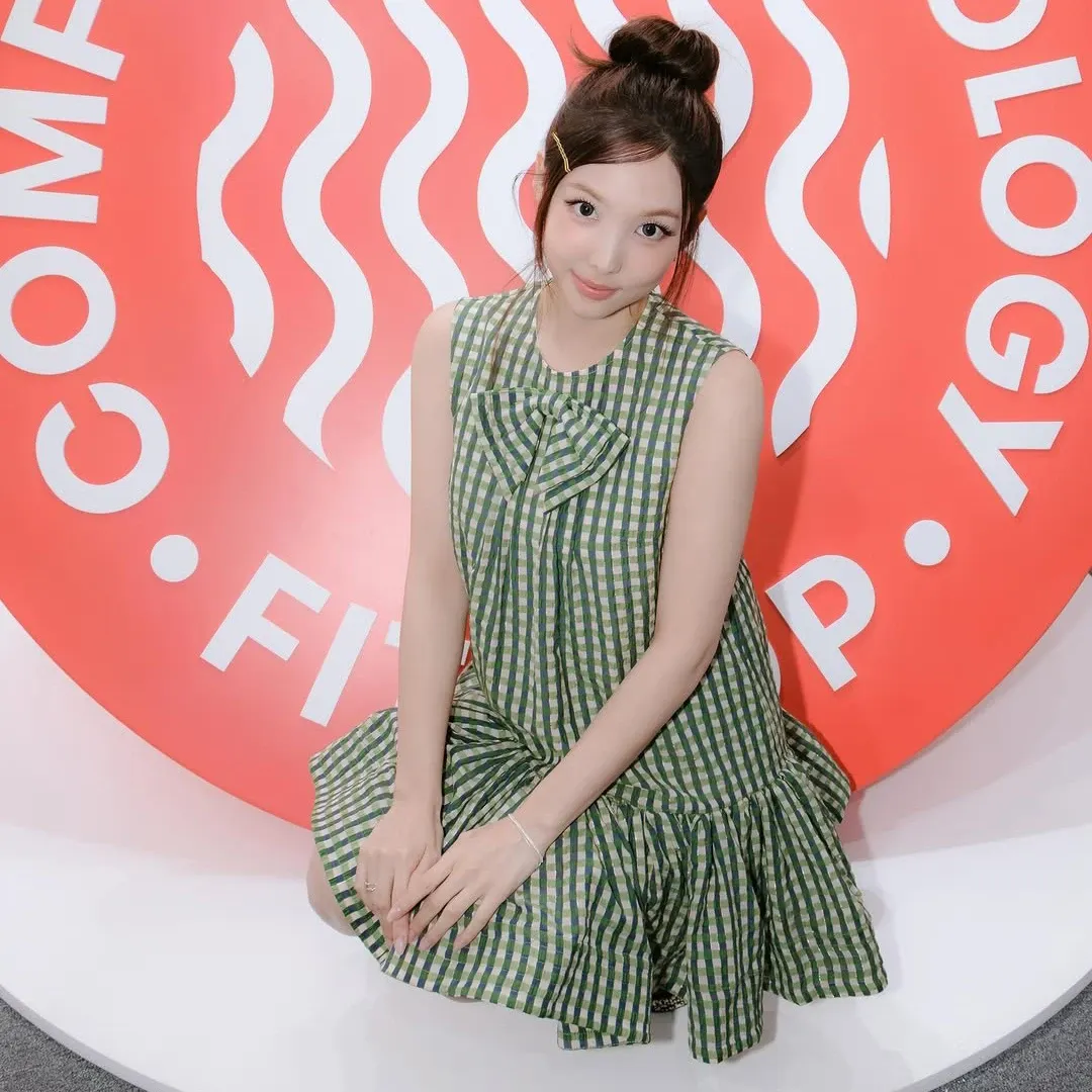 Latest photo of Nayeon (TWICE)