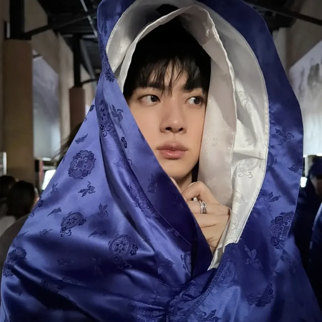 A moment captured by Jin (BTS)'s fan