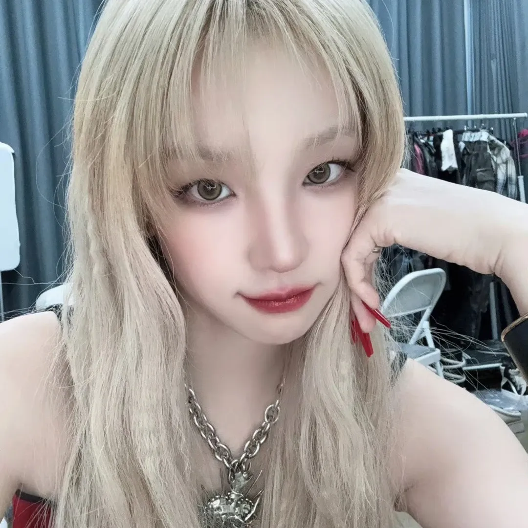 Foto terbaru Yuqi (i-dle)