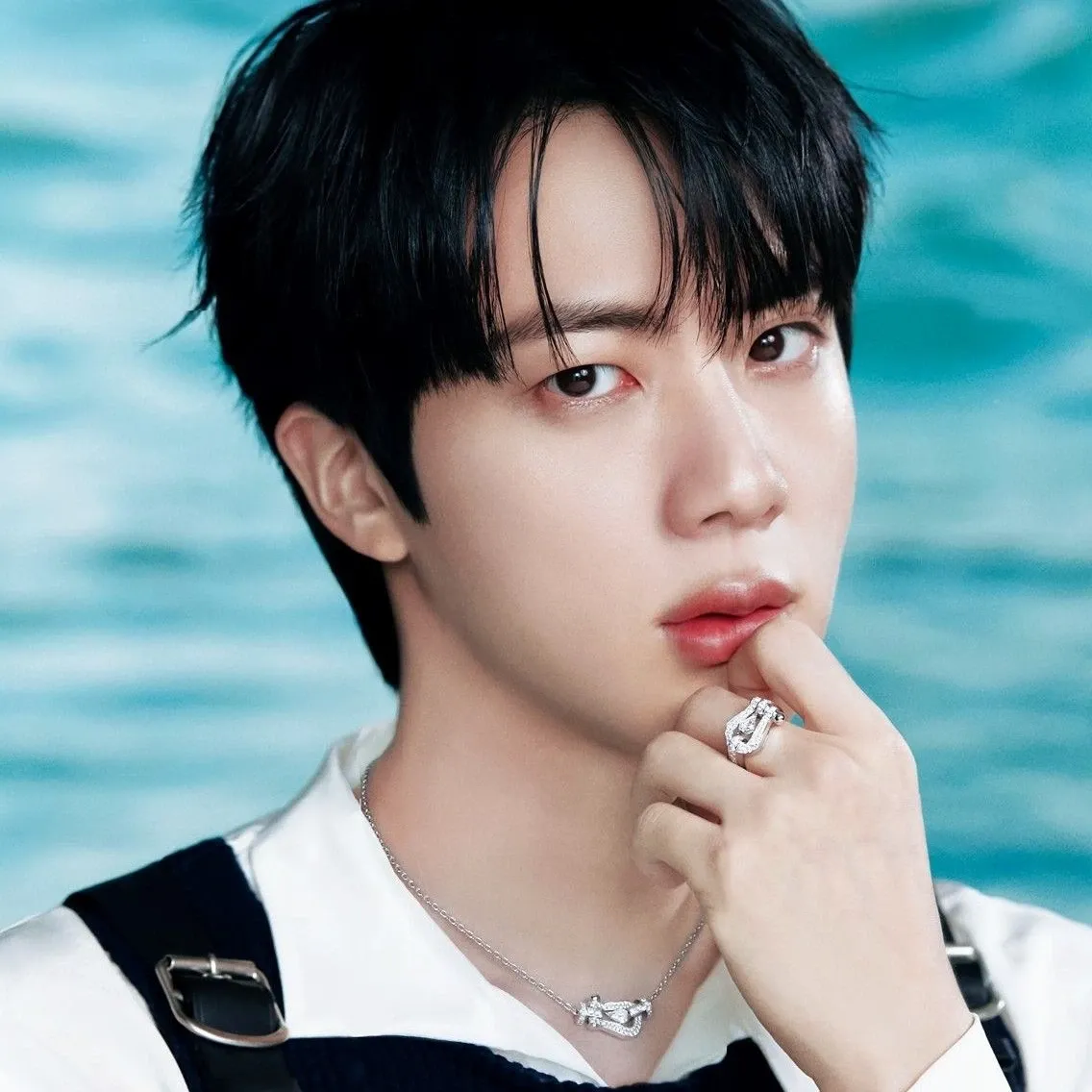 Foto aktivitas terbaru Jin (BTS)