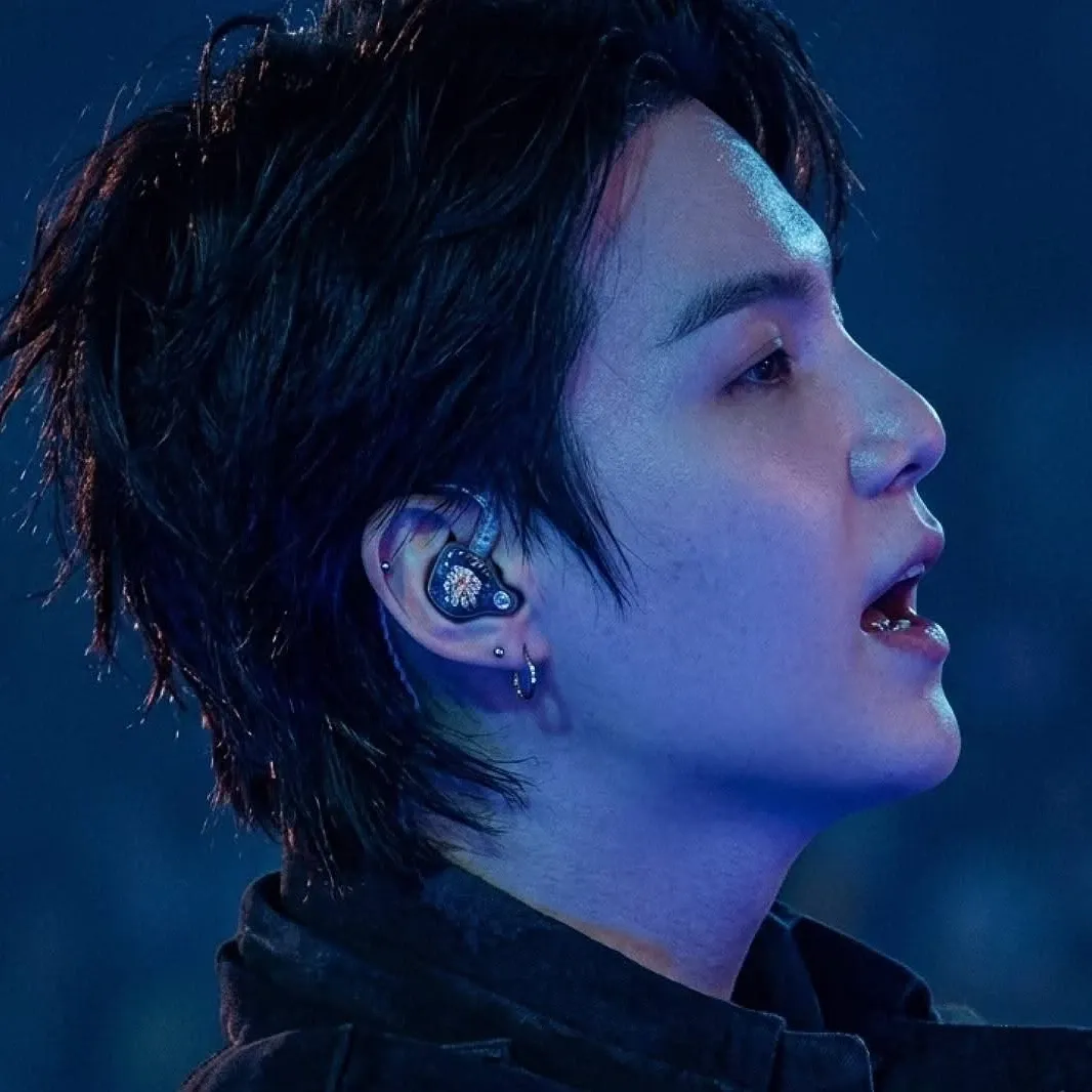 Potret di balik layar SUGA (BTS)