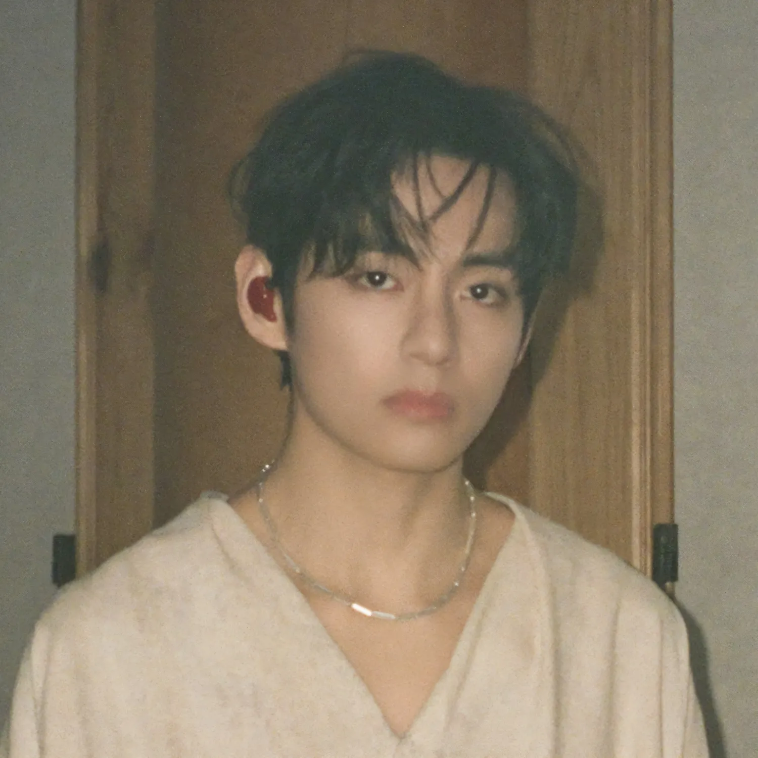 Foto aktivitas terbaru V (BTS)