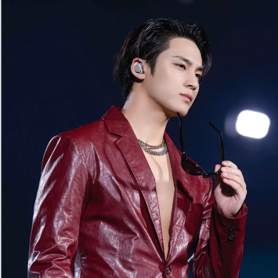 A moment captured by Mingyu (SEVENTEEN)'s fan