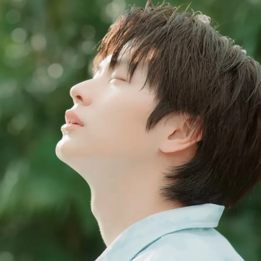 Latest photo of Yook Sungjae (BTOB)