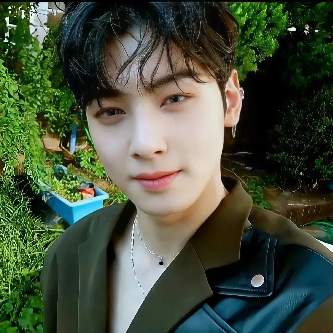 A moment captured by Eunwoo (ASTRO)'s fan