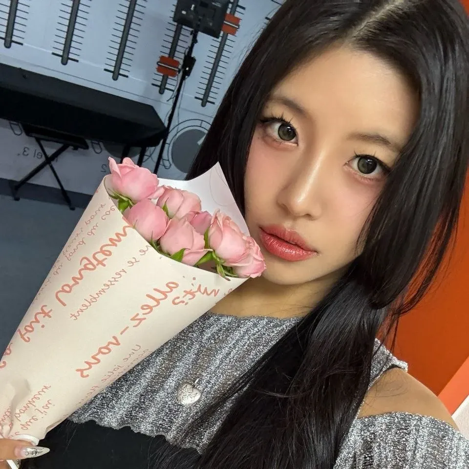 A moment captured by X:IN's fan