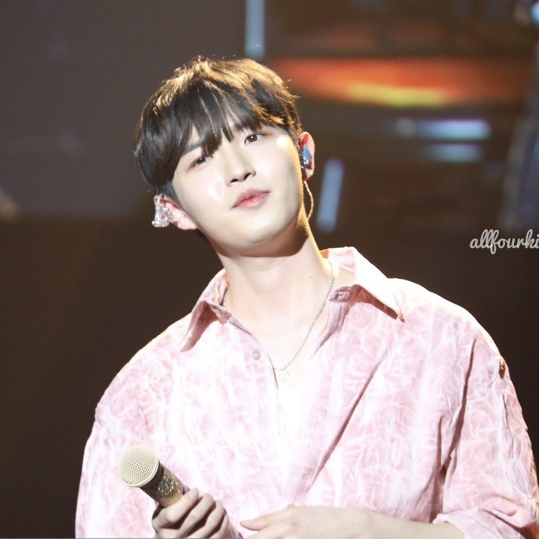 Momen yang diabadikan oleh penggemar Kim Jaehwan