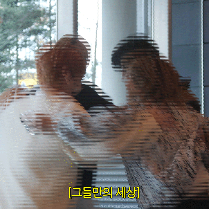 Potret di balik layar TOMORROW X TOGETHER