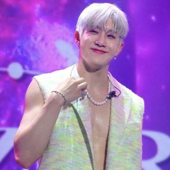 A moment captured by Jinjin (ASTRO)'s fan